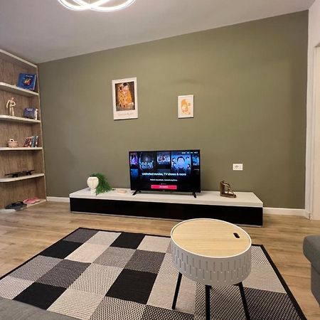 New Bazaar Cane Apartment 3 Tirana Kültér fotó