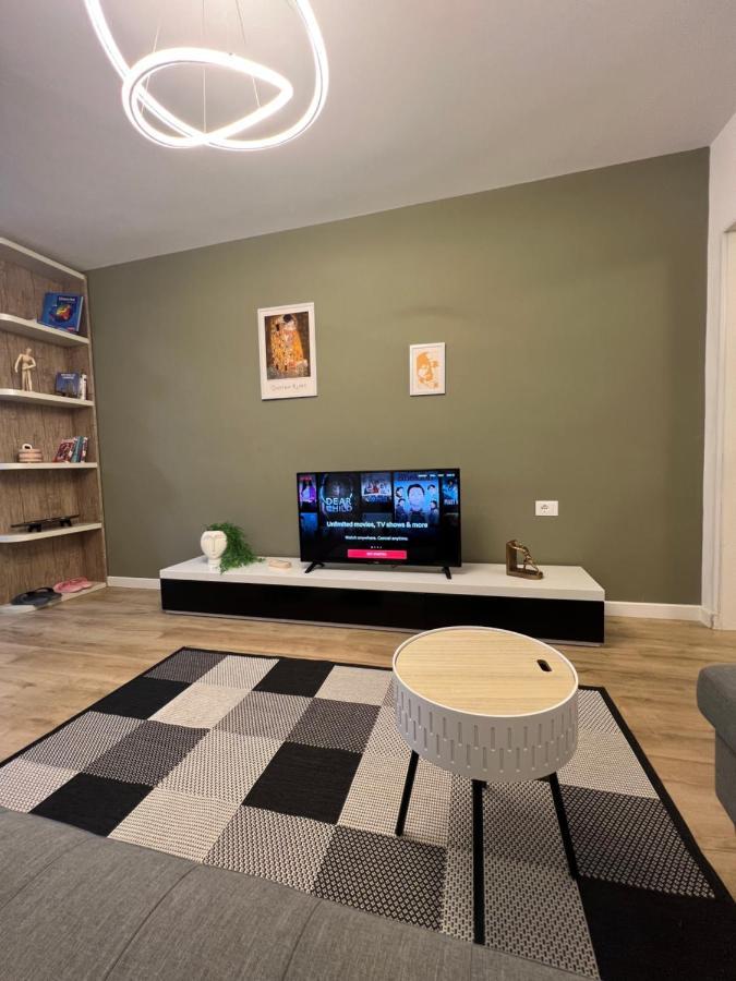 New Bazaar Cane Apartment 3 Tirana Kültér fotó